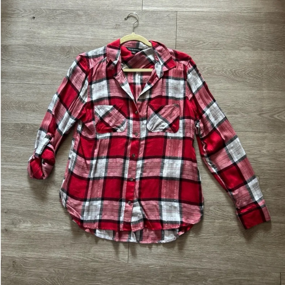 Rock & Republic lightweight plaid button down shirt
